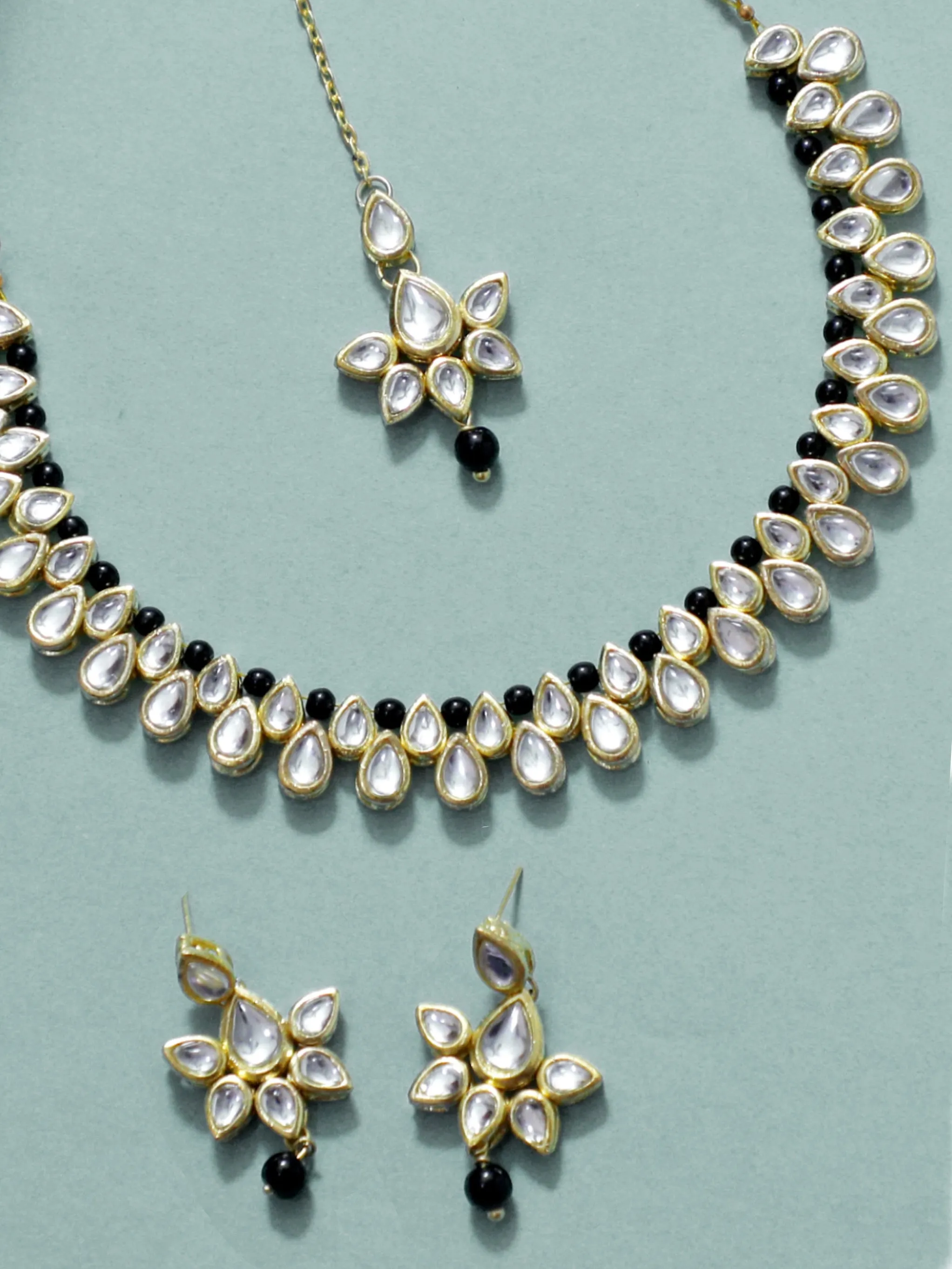 Black Beads Studded Kundan Necklace Set