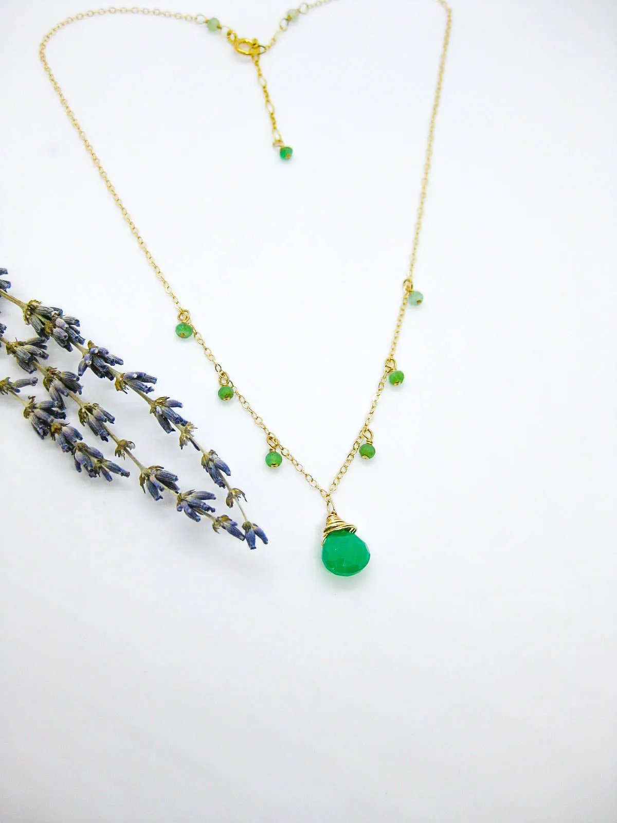 Chamomile: Chrysoprase Necklace - n582