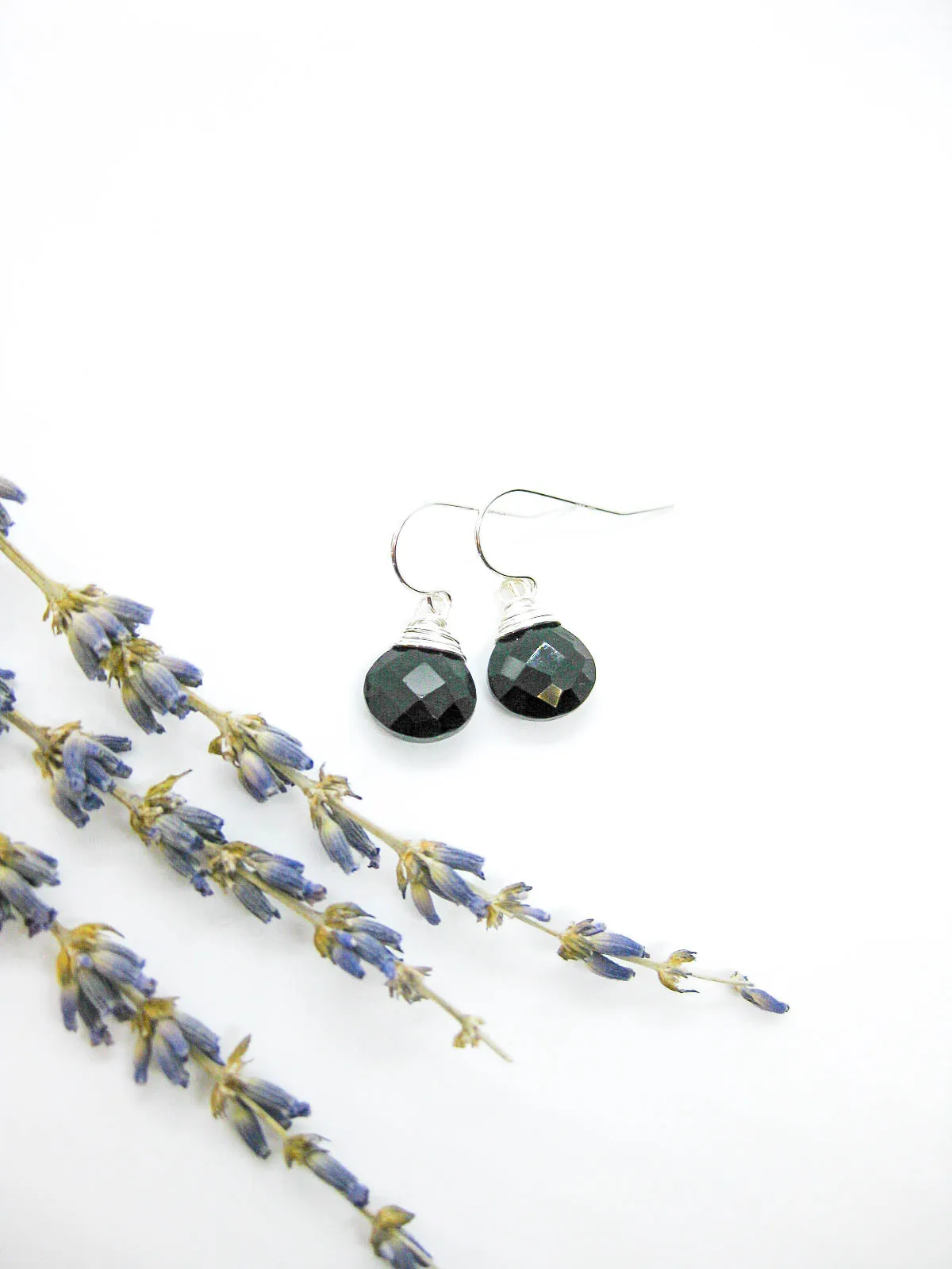 Chamomile: Onyx Earrings - e708