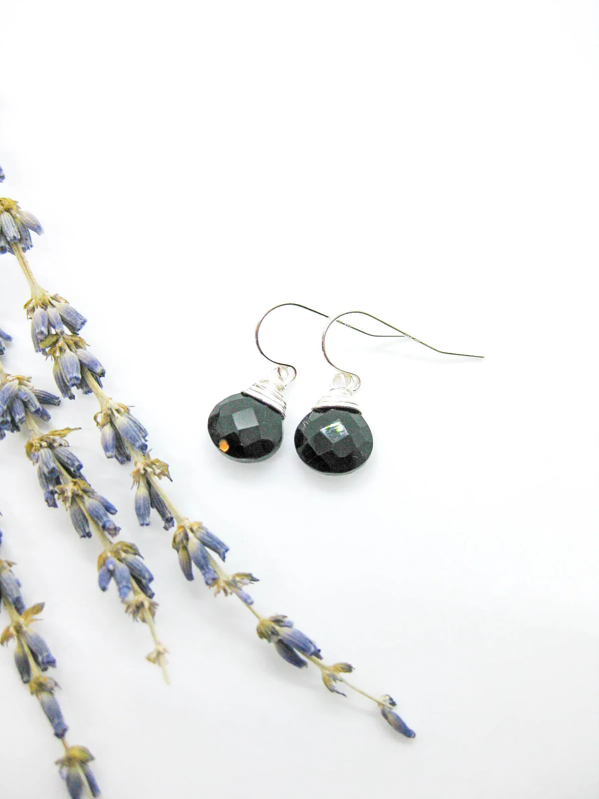 Chamomile: Onyx Earrings - e708