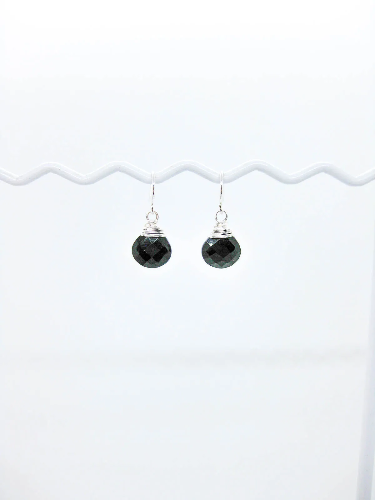 Chamomile: Onyx Earrings - e708