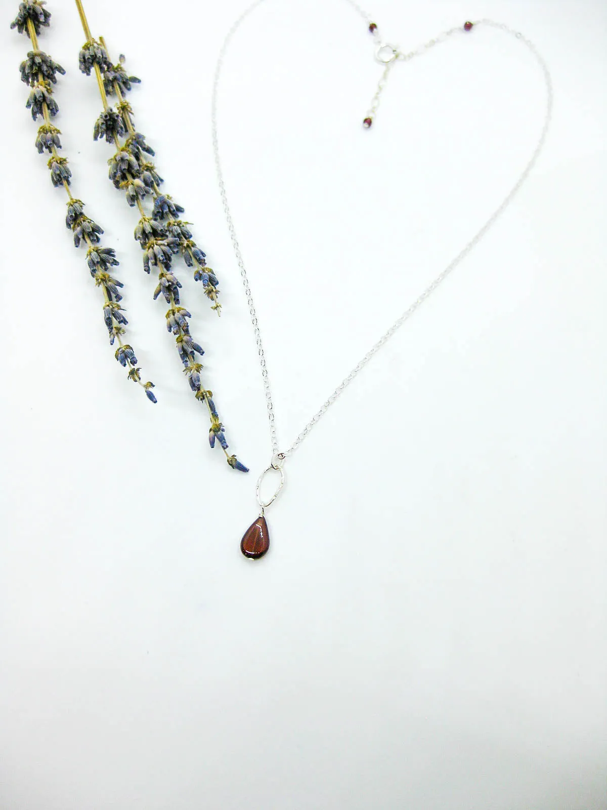 Chrysanthe: Garnet Necklace - n599