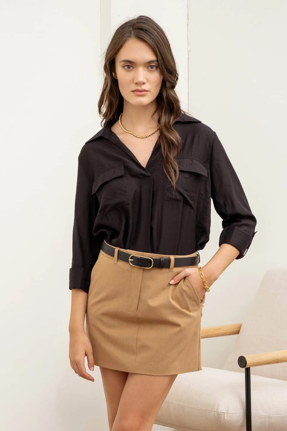 COLLARED SPLIT NECK 3/4 TAB SLEEVE TOP