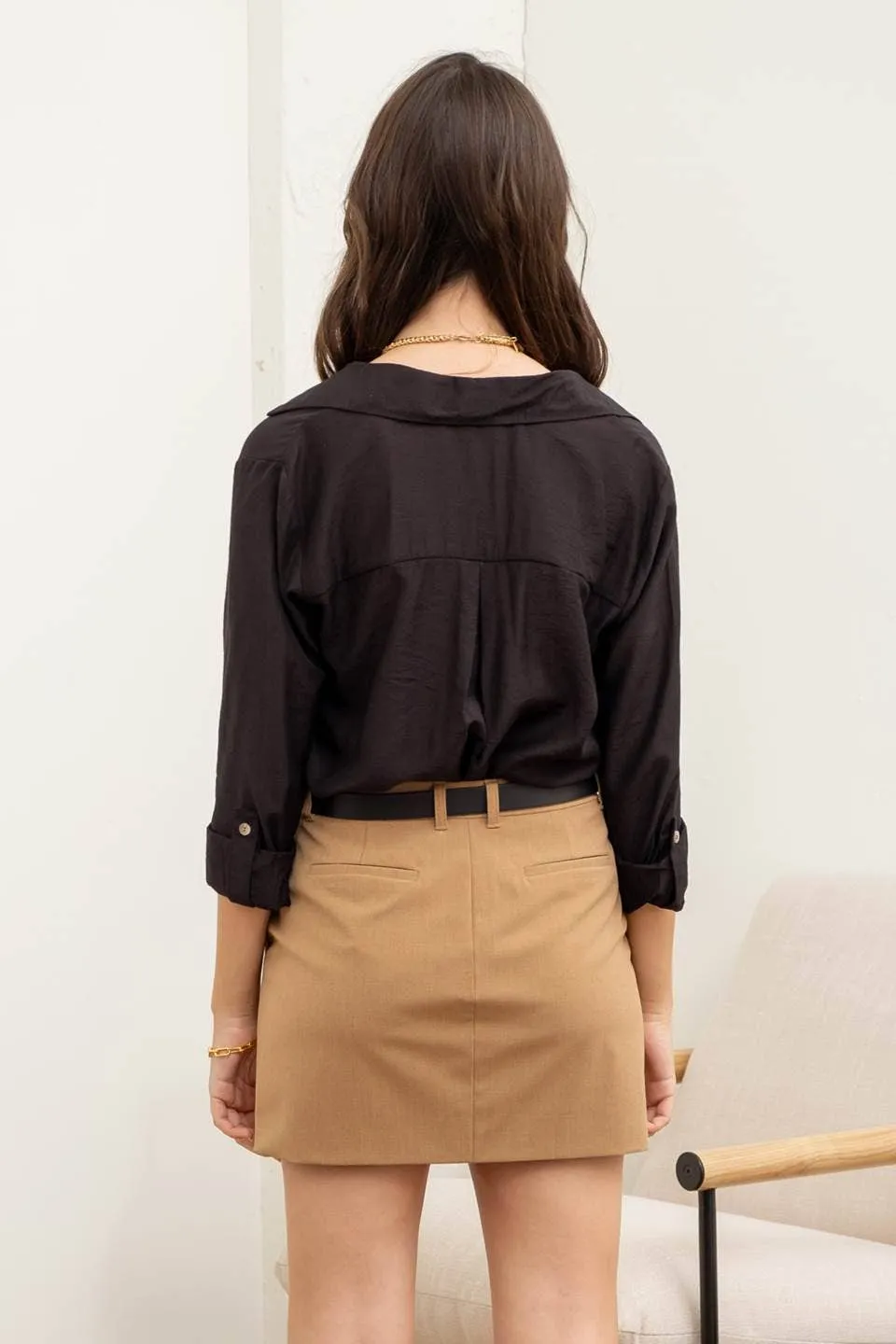 COLLARED SPLIT NECK 3/4 TAB SLEEVE TOP