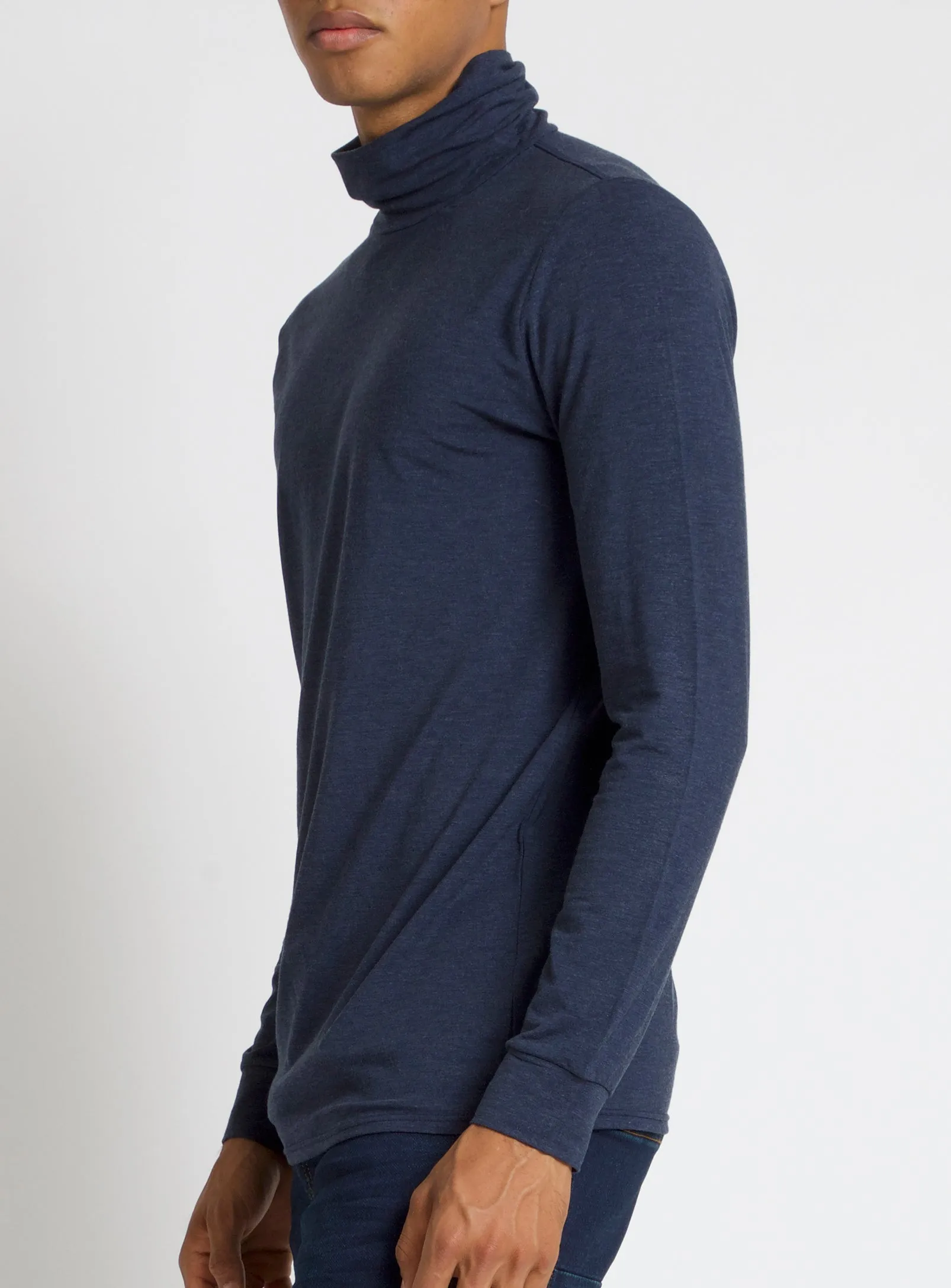 NEL | Dry edition turtleneck long sleeve t-shirt || NEL | T-shirt à col en V manche longue édition Sec