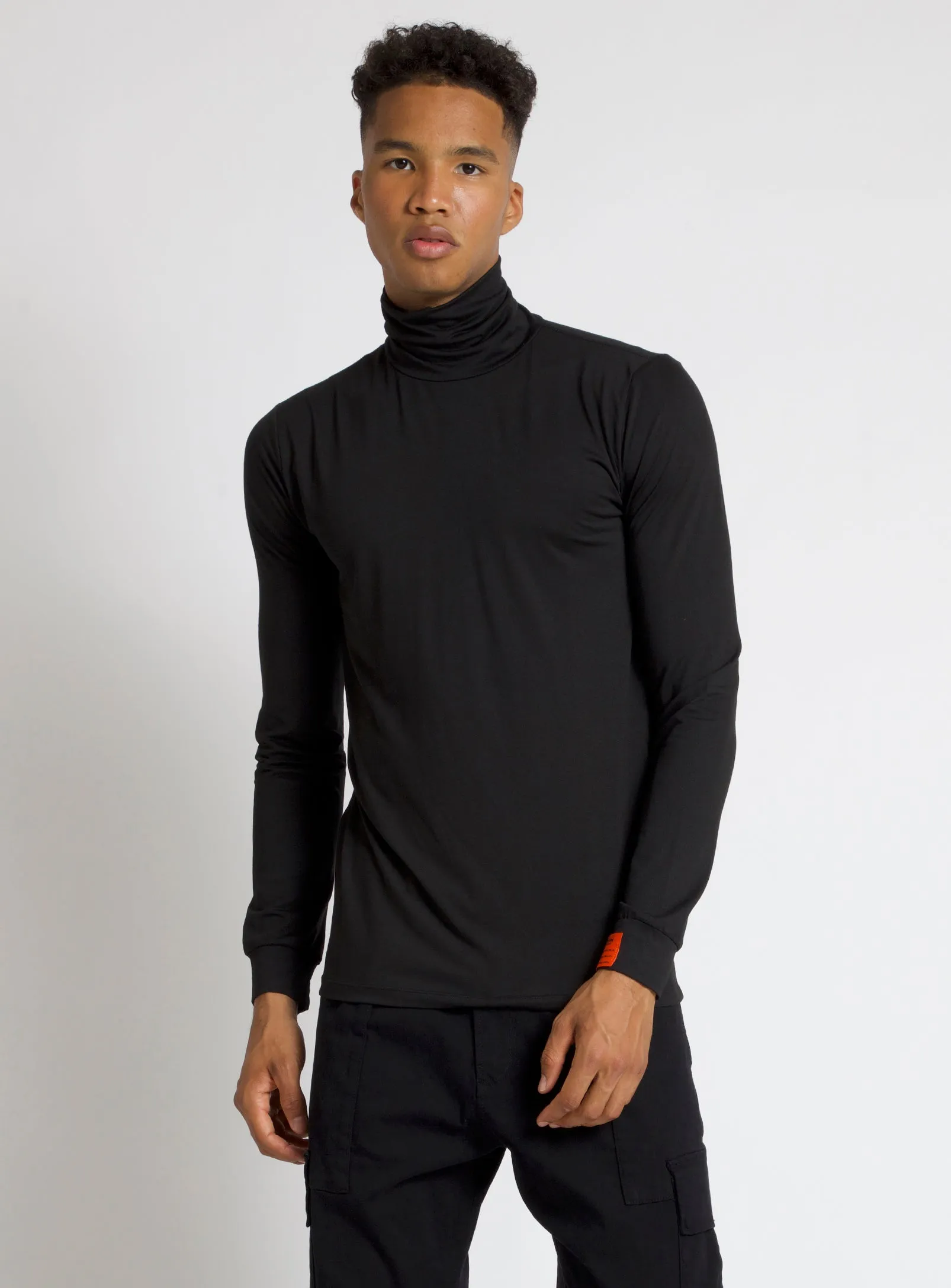 NEL | Dry edition turtleneck long sleeve t-shirt || NEL | T-shirt à col en V manche longue édition Sec