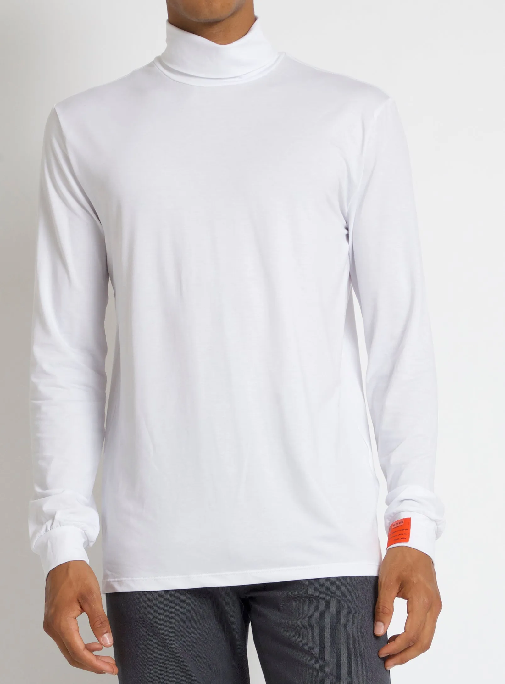 NEL | Dry edition turtleneck long sleeve t-shirt || NEL | T-shirt à col en V manche longue édition Sec