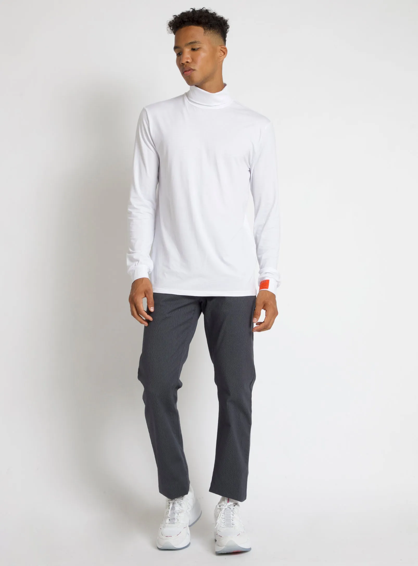 NEL | Dry edition turtleneck long sleeve t-shirt || NEL | T-shirt à col en V manche longue édition Sec