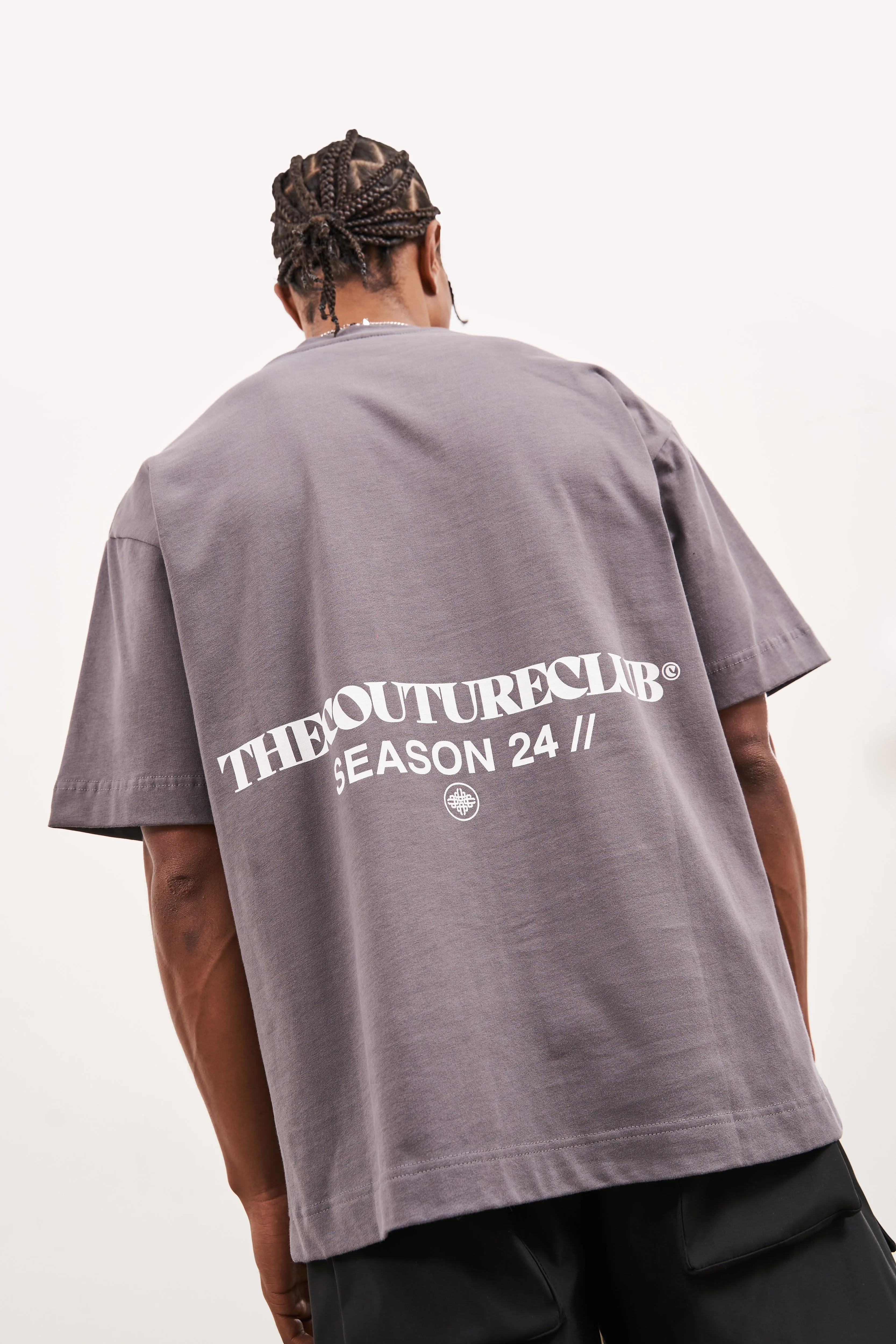 SEASON 24 RELAXED FIT T-SHIRT - CHARCOAL