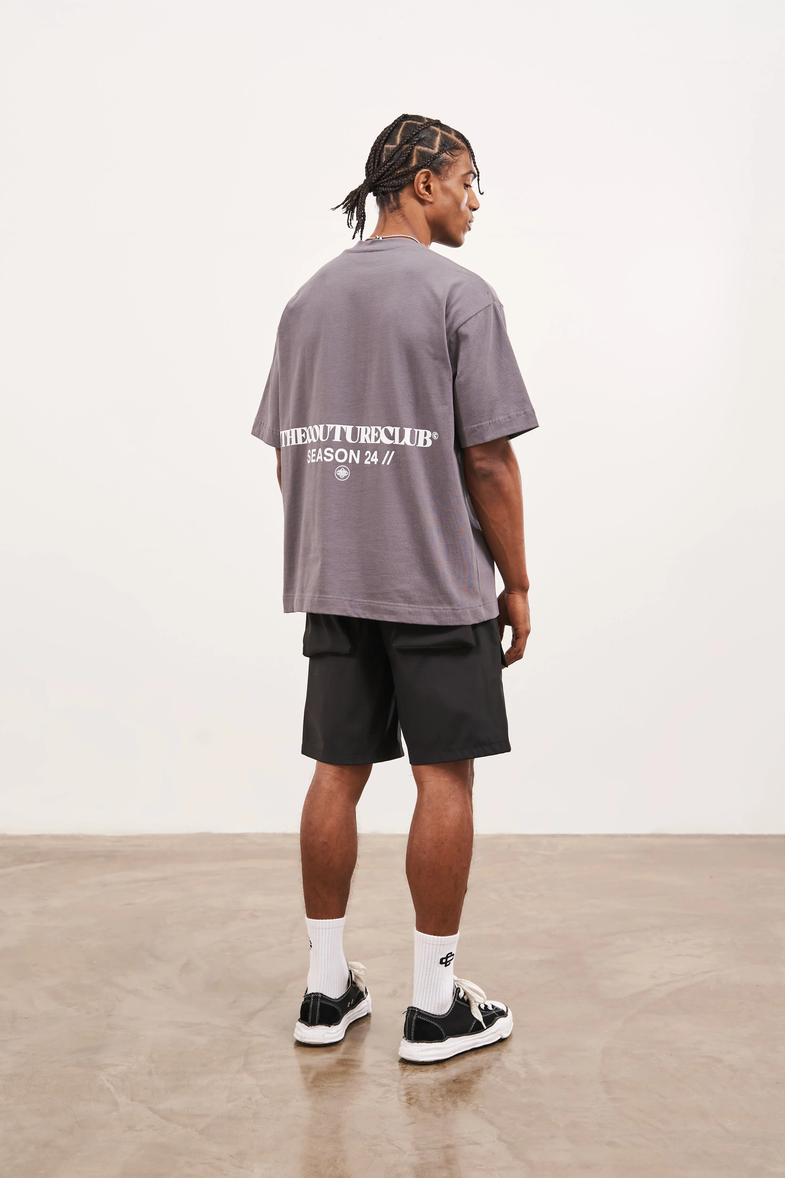 SEASON 24 RELAXED FIT T-SHIRT - CHARCOAL