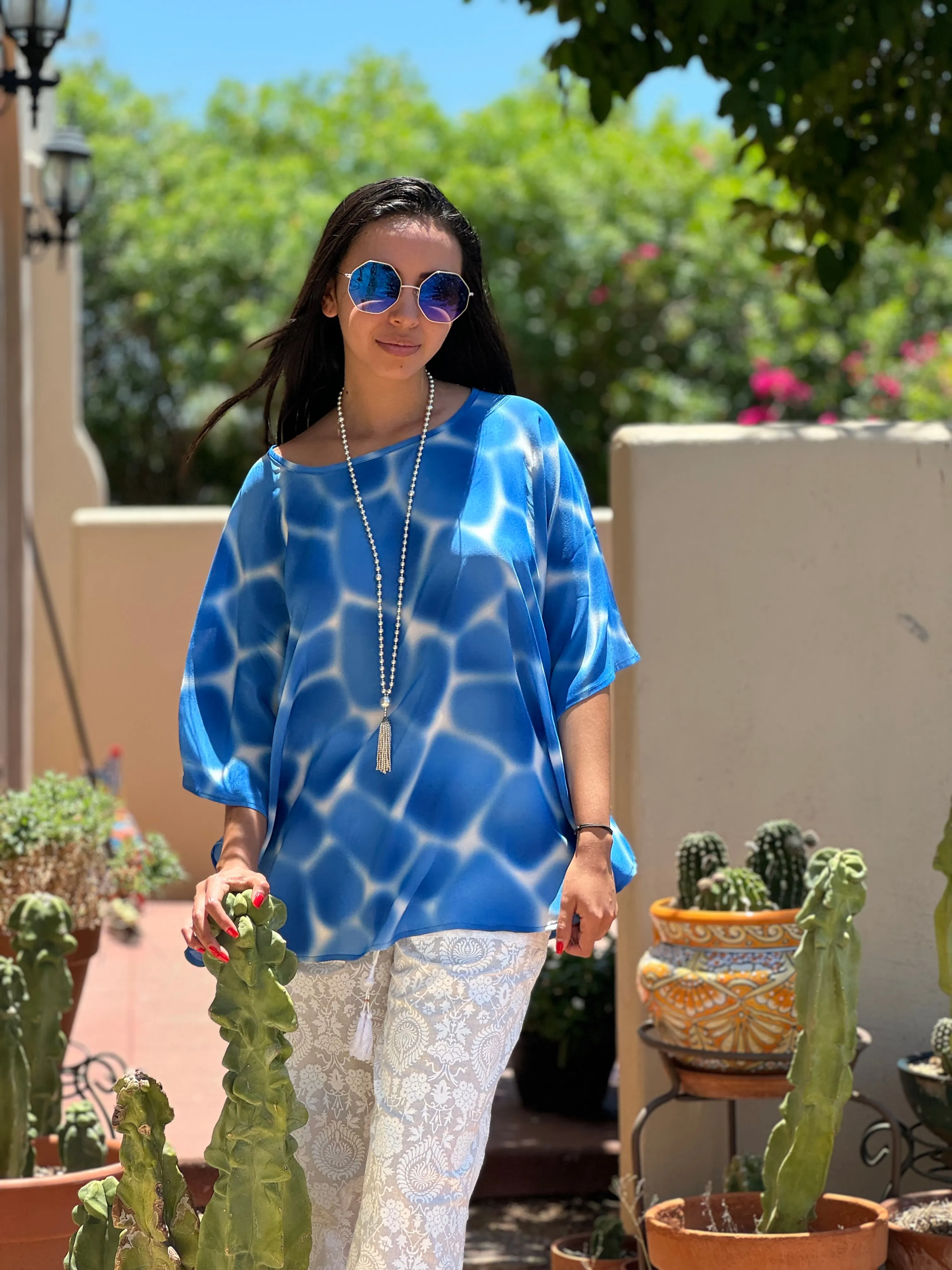 ZIRAFA GIRAFFA POOL BLUE ITALIAN SILK PONCHO